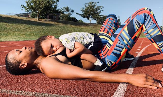 Breastfeeding best sale gym wear